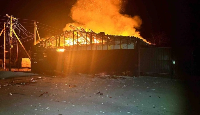 Вночі у Запоріжжі ударні дрони знищили відділення Нової пошти 