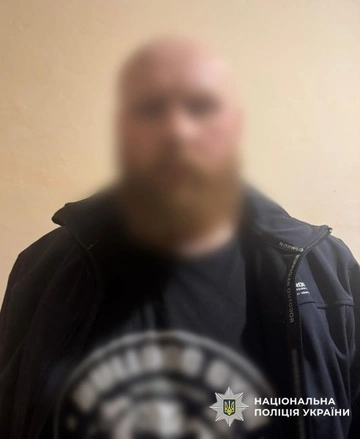 До України з Німеччини екстрадували чоловіка, який позичив у знайомого 500 тисяч доларів та зник