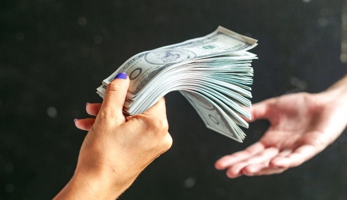 Новостворені акаунти на Polymarket робили великі ставки на припинення вогню в Ірані за години до оголошення Трампа – AP