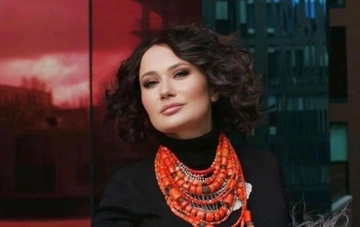 "Мелкими штучками": Елена Мозговая рассказала, как поддерживает романтику с мужем