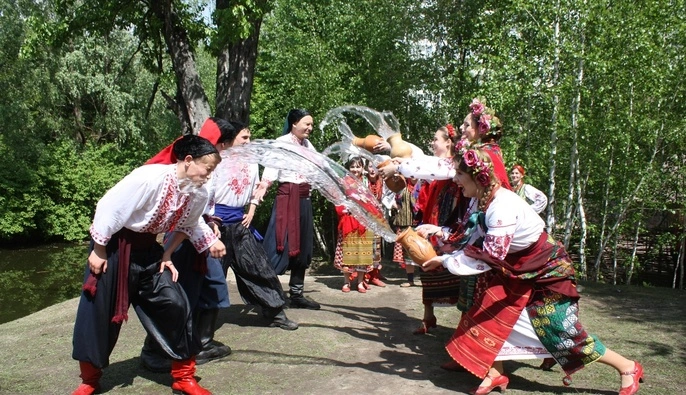 13 апреля – Светлый понедельник: зачем в этот день обливают водой и что это значит