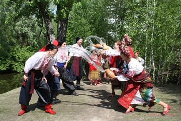 13 апреля – Светлый понедельник: зачем в этот день обливают водой и что это значит