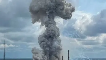 Атака по центру Сум 10 апреля: россияне попали в пятиэтажный дом