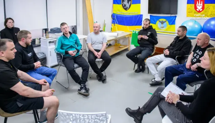 Захисник Маріуполя Кирило Тюрнєв провів тренінг із посттравматичного зростання для ветеранів 