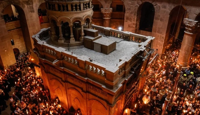 У Єрусалимі зійшов Благодатний вогонь