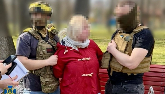 Харків’янку підозрюють в коригуванні масованих атак РФ по місту в онлайн-режимі