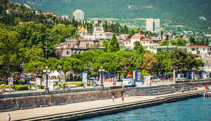 В Ялте оккупанты уничтожают популярную туристическую достопримечательность