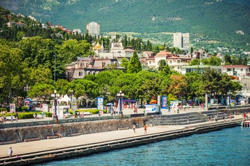 В Ялте оккупанты уничтожают популярную туристическую достопримечательность