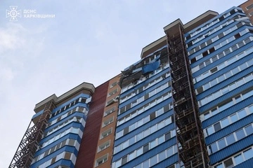 Спасатели показали многоэтажку, в которую попал российский БпЛА