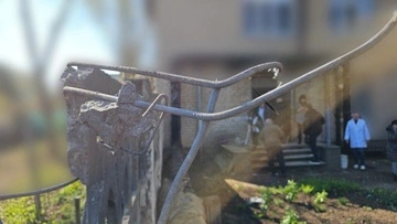 Российский беспилотник атаковал больницу в Херсоне – пострадали работники