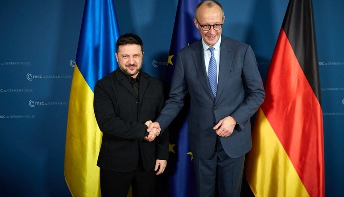 Германия одобрила новые пакеты военной помощи для Украины - Мерц
