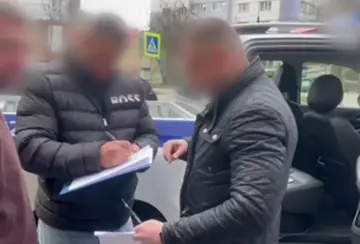 Перебував у розшуку та потрапив у ДТП: ДБР повідомило про підозру військовому 