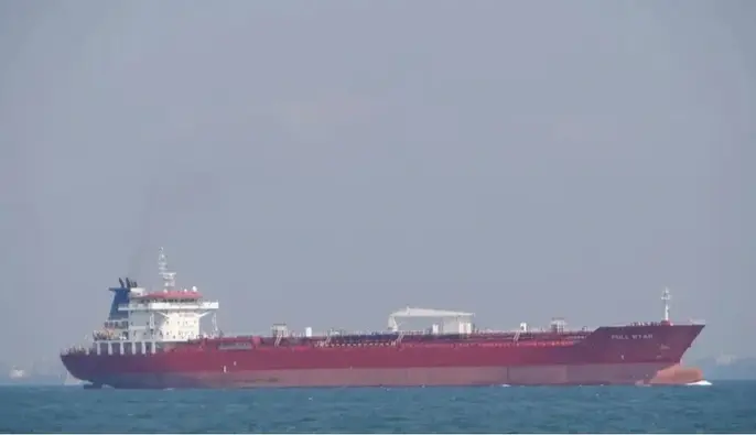 Несмотря на блокаду США, еще три корабля прошли через Ормузский пролив — СМИ