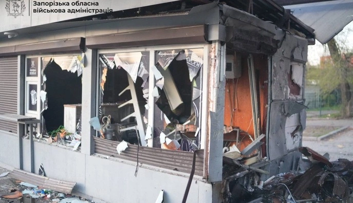В Запорожье из-за утренней атаки россиян погибла женщина и поврежденные дома