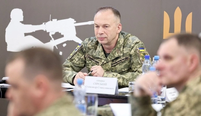 В марте дистрайками поражены 15 российских объектов нефтепереработки — Сырский