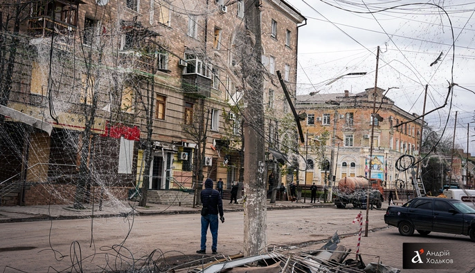 Ранковий удар по Слов'янську: пошкоджено 39 багатоповерхівок та поранено дитину, – фоторепортаж