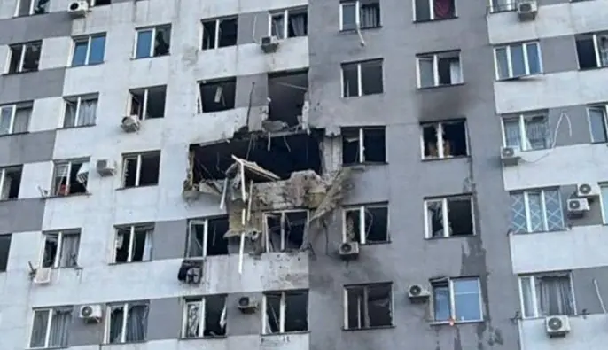 В Одесі РФ вдарила по багатоповерхівці: спалахнула пожежа, є загиблі та поранені 