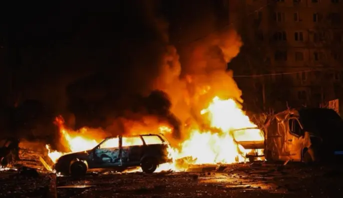 Росіяни влучили FPV-дроном у цивільне авто на Сумщині: деталі