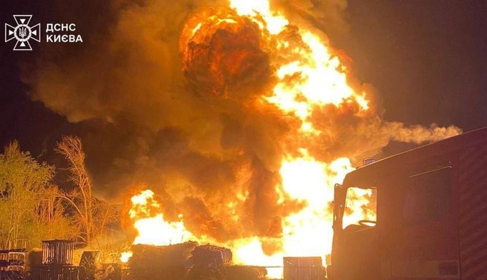 Россияне ударили по промышленной зоне в Оболонском районе: в РГА рассказали детали