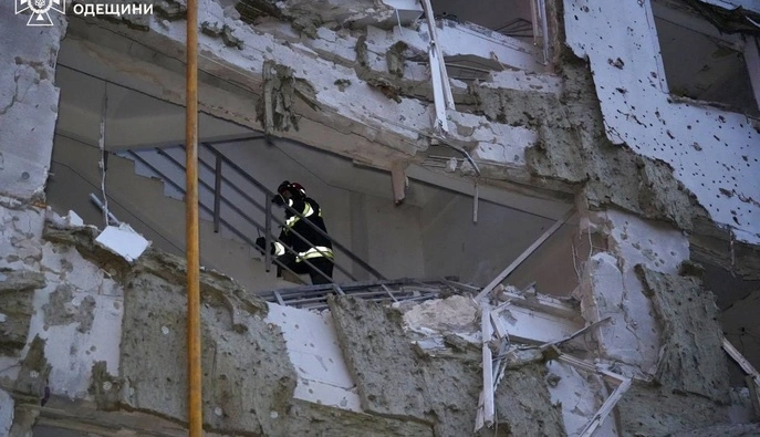 В Одессе после атаки РФ продолжаются спасательные работы: в ГСЧС сообщили детали