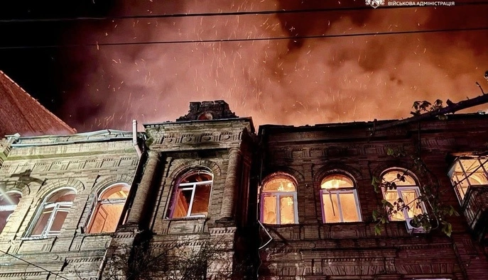 В результате российской атаки на Днепр сгорело историческое здание