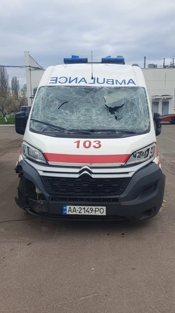 Из-за ночной атаки в Киеве травмированы медики скорой помощи