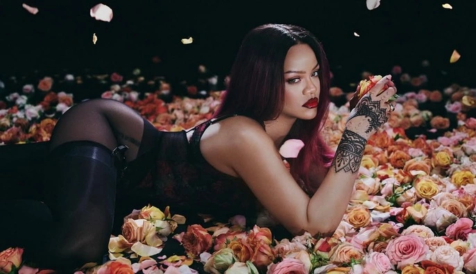 Сменила мир красоты, моды и музыки: Рианна получит международную награду за инновации