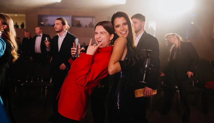 Как попасть на "Фабрику звезд": Sweet.tv разыгрывает билеты на съемки шоу