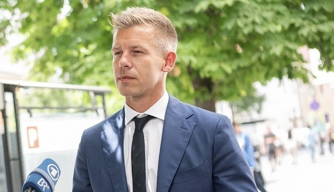 Мадяр не будет блокировать кредит Украине, но может тормозить санкции против РФ - политолог