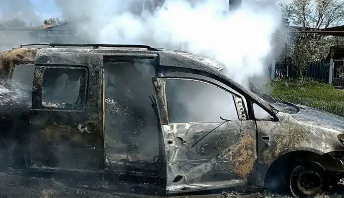 Росіяни атакували FPV-дроном авто на Нікопольщині: одна людина загинула, є поранені 
