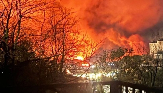 Reuters: у російському порту Туапсе другу добу триває ліквідація пожежі 