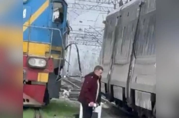 Поїзд "Інтерсіті+", який їхав за маршрутом Київ — Перемишль, зіткнувся з тепловозом