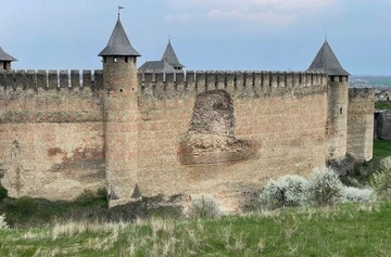 У Чернівецькій області частково обвалилася стіна Хотинської фортеці