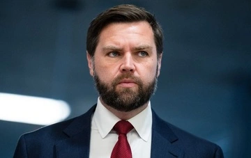 Венс "подякував" Папі Римському за відмову від суперечки з Трампом