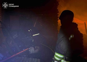 У Шостці рятувальники ліквідували пожежі після нічної атаки БПЛА 