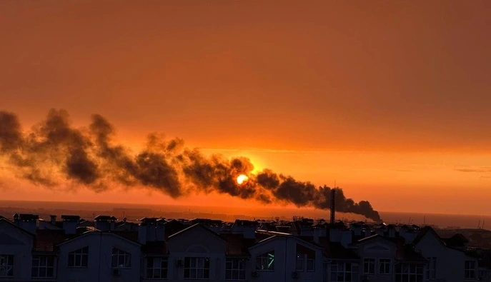 В Туапсе горит НПЗ после ночной атаки дронов