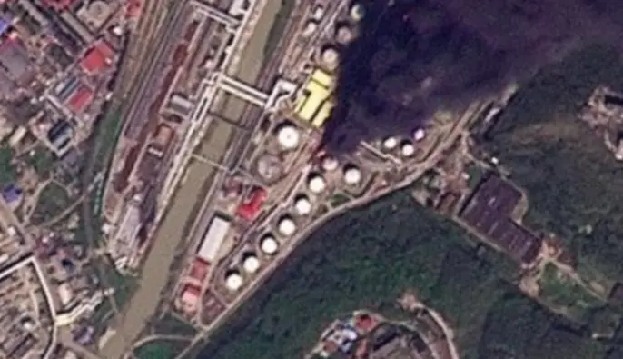 Атаки по Туапсинскому НПЗ: в сети появились спутниковые снимки новых пожаров