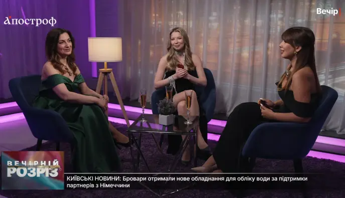 "Вечерний разрез" на "Апострофе": как ведущие распределяют роли в кадре, над чем смеются и кого собираются "пожарить" в следующих выпусках? 