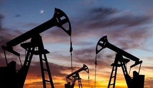 На світовому ринку немає дефіциту нафти: експерт розповів, що відбувається з цінами