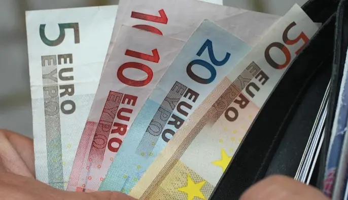 Євро оновлює рекорд: банки продовжують піднімати курс