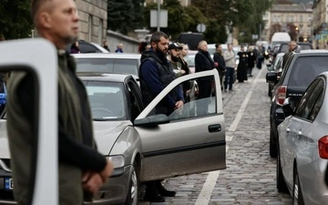 У Києві запровадять щоденну хвилину мовчання з оголошенням через гучномовці — КМДА