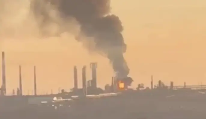 Reuters: Ще два російські НПЗ зупинилися через удари БпЛА 