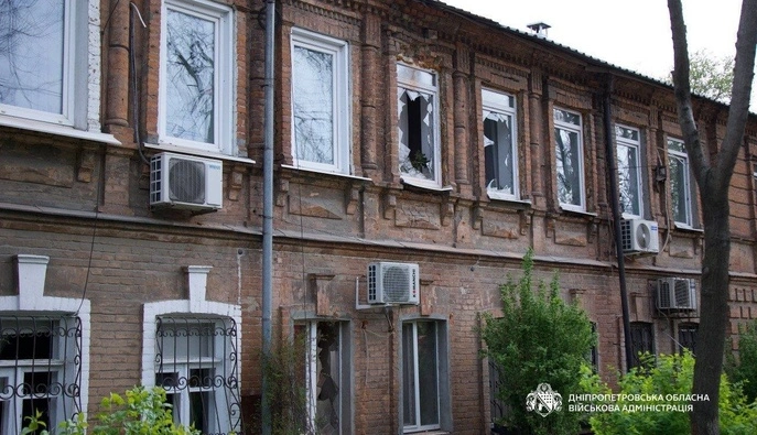 Ранкова атака РФ на Дніпро – зафіксовано пожежі, пошкоджено житлові будинки