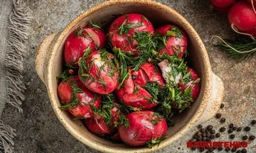 "Закуска с характером": Клопотенко рассказал, как приготовить битый редис по-особому