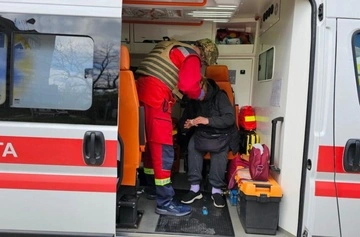 Оккупанты атаковали дроном Корабельный район Херсона: ранены три человека