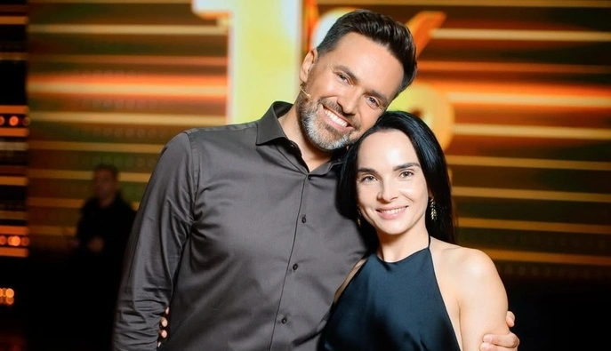 Дружина Тімура Мірошниченка показала його маму, яка вражає схожістю з Памелою Андерсон