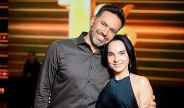 Жена Тимура Мирошниченко показала его маму, которая поражает сходством с Памелой Андерсон