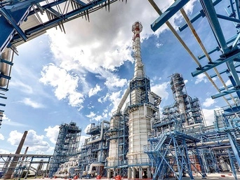 Низка НПЗ, фірми Газпрому та Локуйлу: у ЄС розкрили складові 20-го пакету санкцій проти РФ