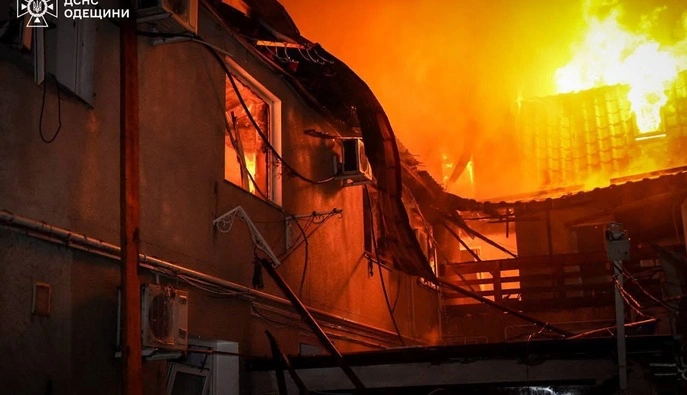 Удар по Одесі: ворог пошкодив іноземне цивільне судно