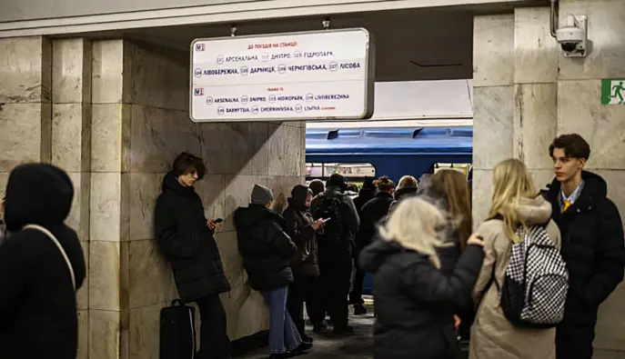 Ранкова тривога в Києві: уламки впали у Солом’янському районі